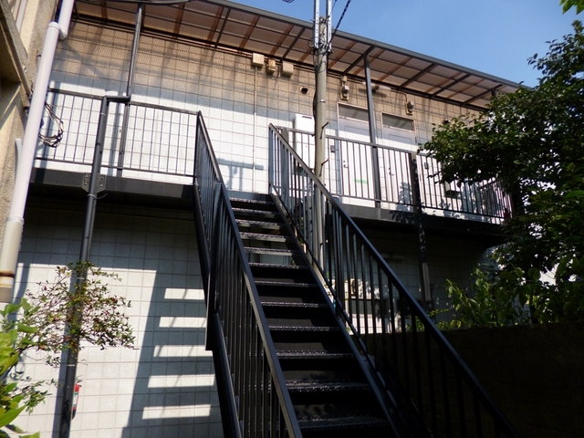 建物外観　高さのあるアパートです！