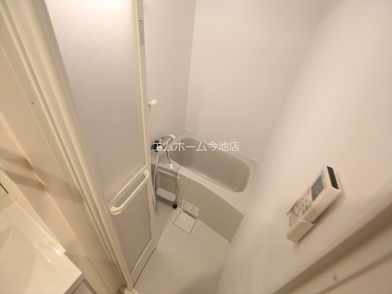 バス・シャワールーム　バスルーム　浴室暖房乾燥機付き