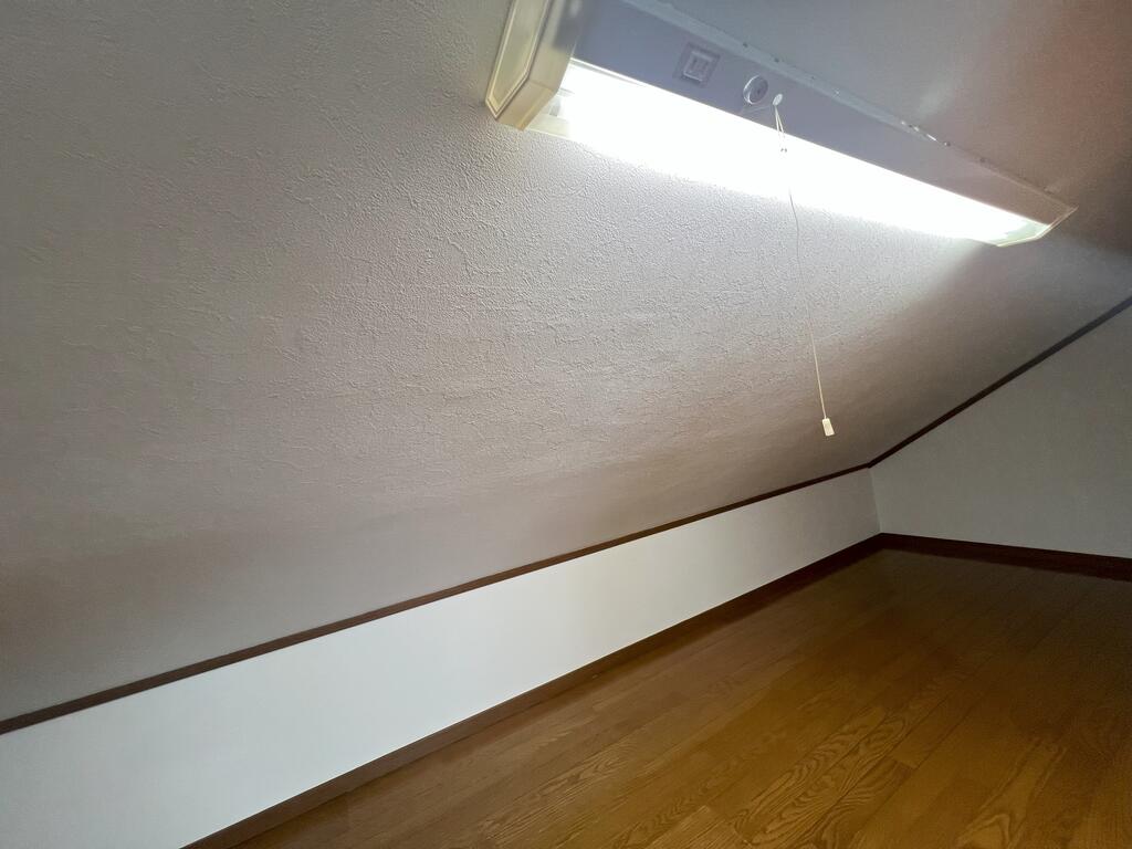 その他部屋・スペース　3階　屋根裏収納