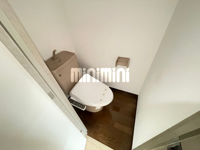 トイレ　温水洗浄便座付き