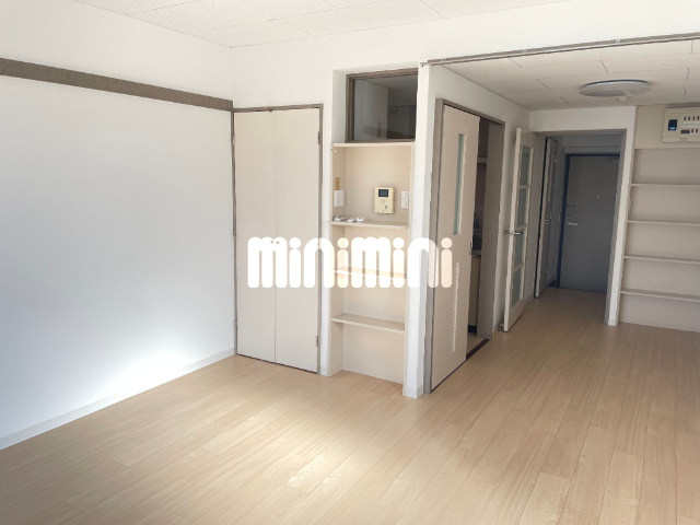 居室・リビング　洋室１０帖あります。