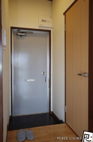 玄関　ピース・カレント沖洲