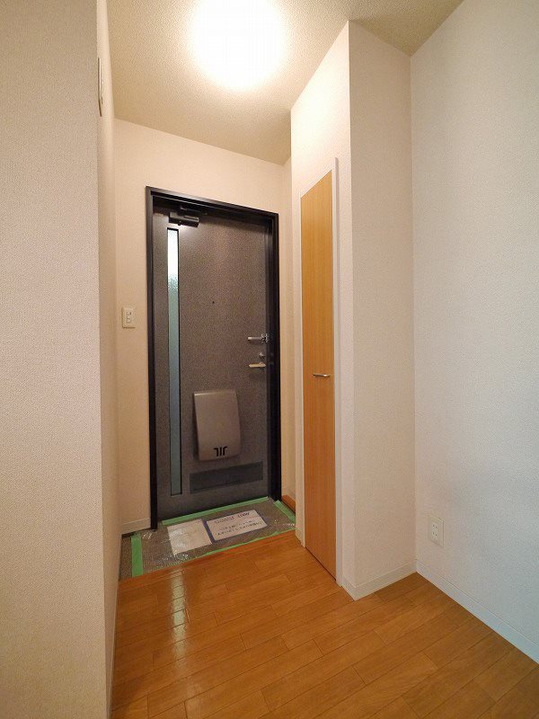 ロイヤルパレス東四ツ木の玄関写真