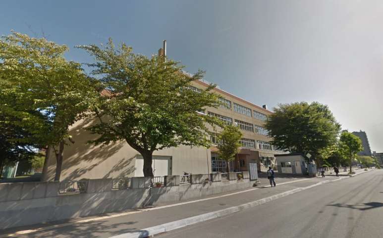 中学校　栄南中学校（中学校）まで456m