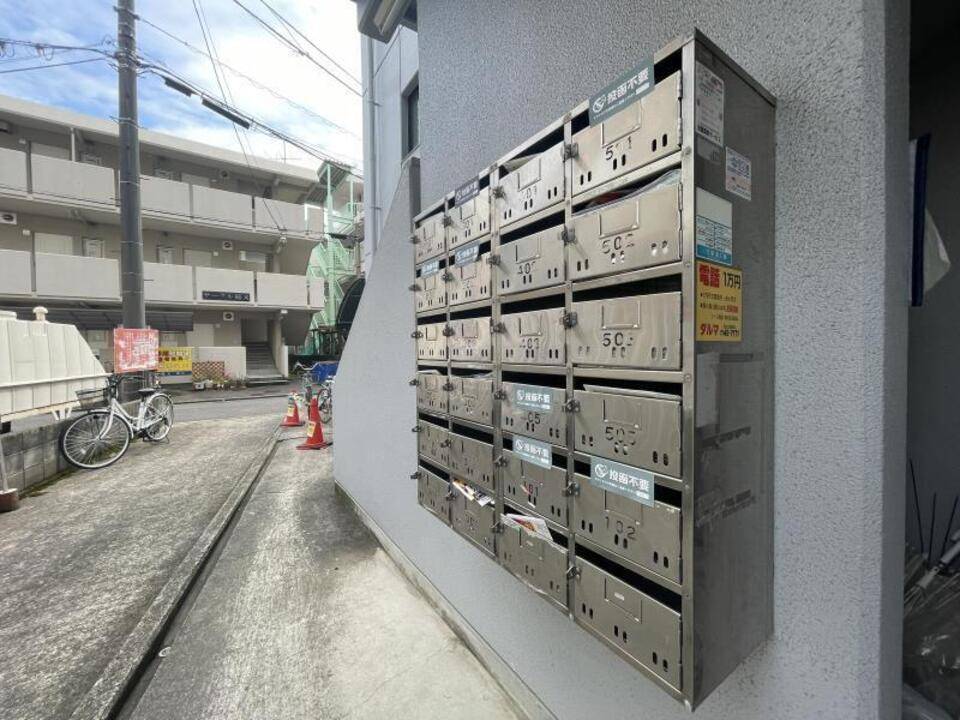 エントランス　メールBOX