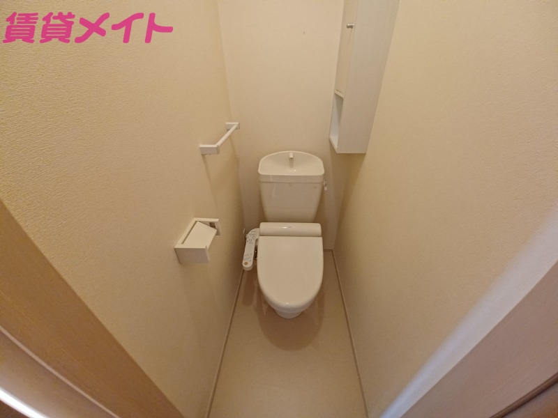 トイレ　同型反転参考写真です