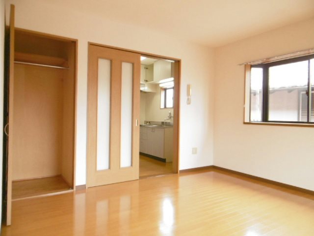 居室・リビング　明るいお部屋