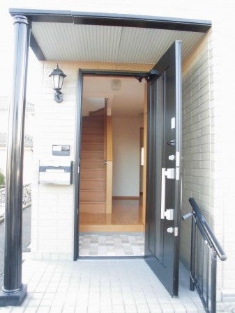 玄関　同等タイプのイメージ画像です。