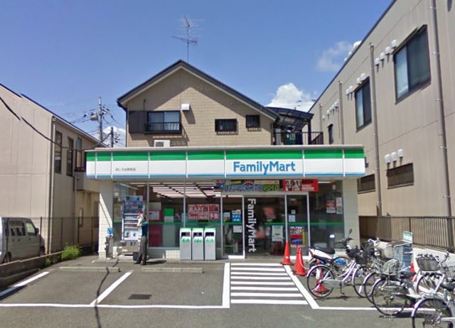 コンビニ　ファミリーマート めじろ台駅前店（コンビニ）まで634m