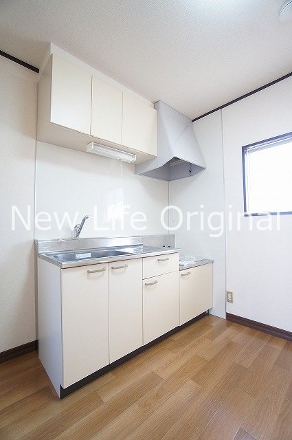 キッチン　コンロは設置幅・ガスの種別を確認の上、ご用意下さい。