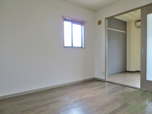 居室・リビング　広いリビングルームでお休みの日ものんびりできるね。