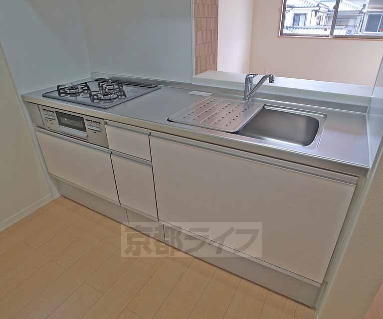 キッチン　使いやすいシステムキッチンです。