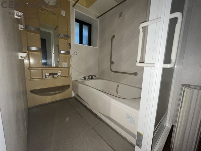 バス・シャワールーム　落ち着いた空間のお風呂です