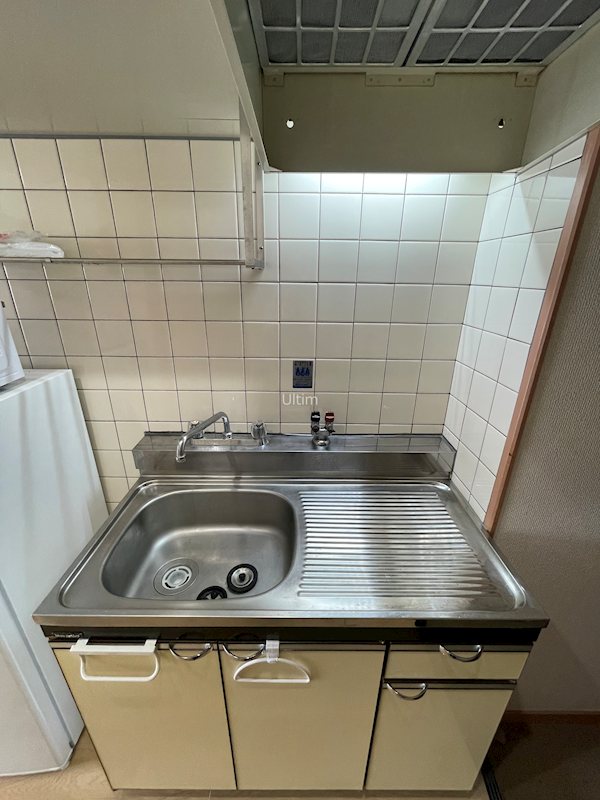 キッチン　※同タイプの他のお部屋です