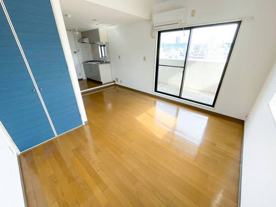 居室・リビング　※別部屋の写真です