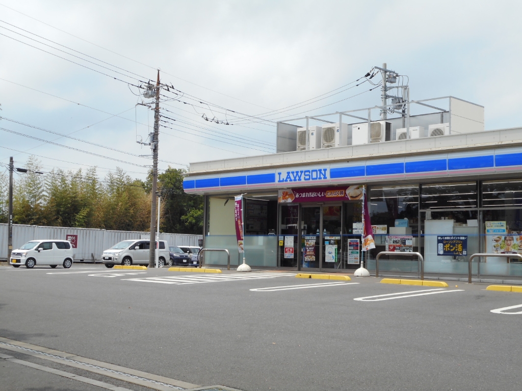 コンビニ　ローソン 成田郷部店（コンビニ）まで826m