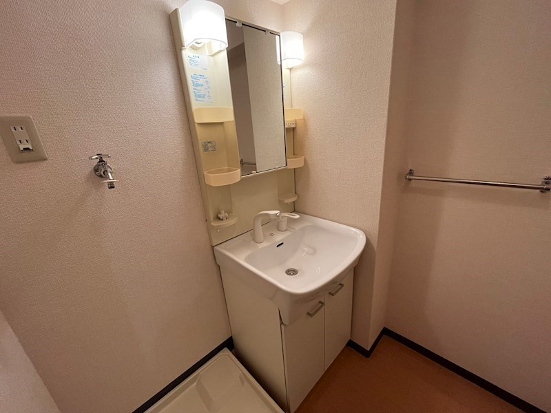 洗面設備　※504号室の写真となります。