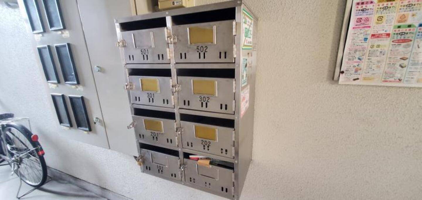 エントランス　メールBOX