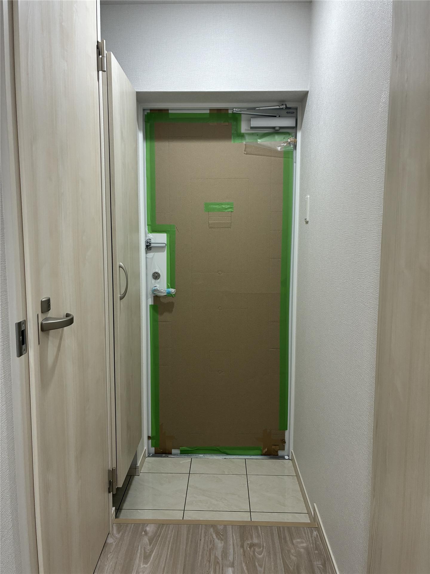 玄関　※同タイプ（同間取り）のモデルルーム写真です