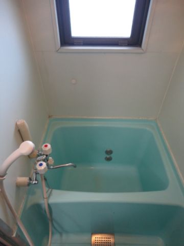バス・シャワールーム　ゆったり過ごせるお風呂です