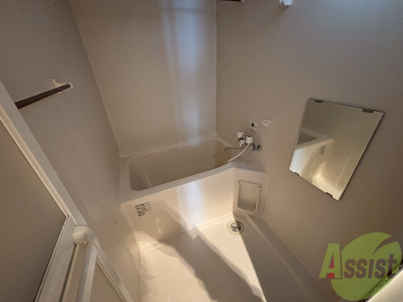 バス・シャワールーム　ユニットバスです。疲れを癒すのに欠かせませんね！