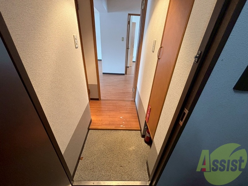 玄関　玄関の様子です。明るい印象ですね。気分もあがりそう。