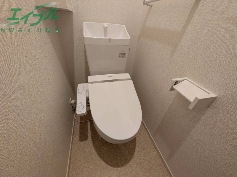 トイレ　同物件別室反転タイプ画像