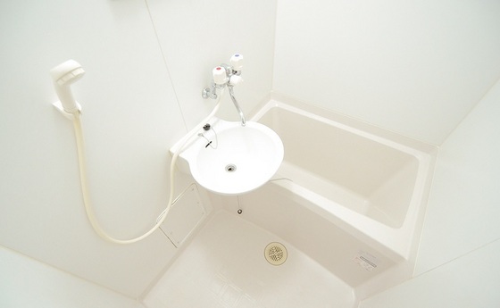 バス・シャワールーム　※別部屋の写真です