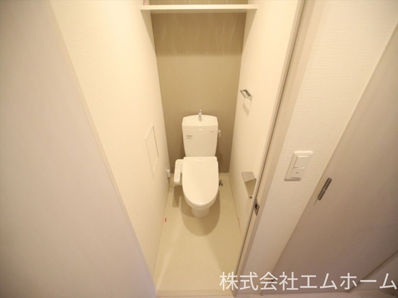 トイレ　温水洗浄便座付トイレ