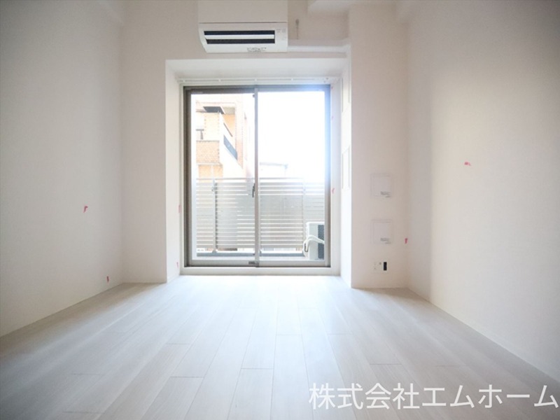 居室・リビング　洋室6.4帖　エアコン完備