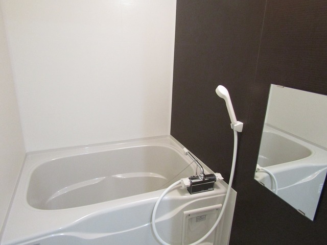 バス・シャワールーム　同一施工会社同一仕様写真