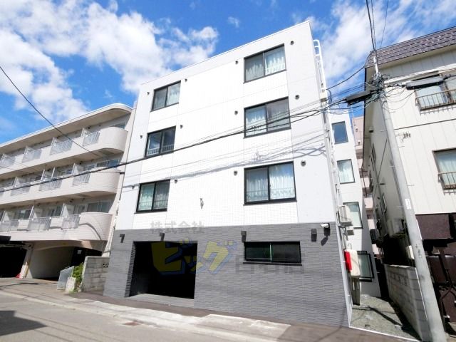 建物外観　インターネット無料導入の１ＬＤＫマンションです♪