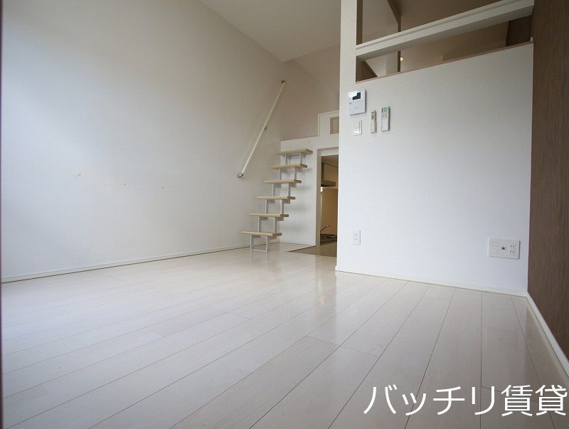 居室・リビング　画像は同型タイプの為、現状を優先致します。