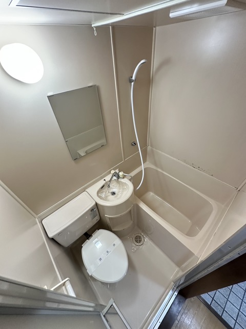 バス・シャワールーム　別部屋参考写真です