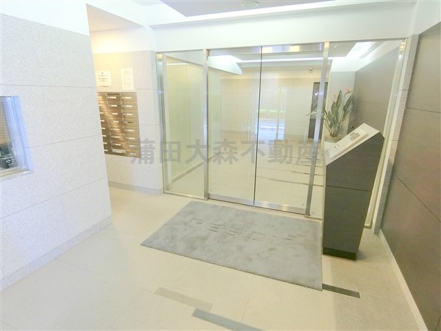 エントランス　防犯カメラTVモニター付オートロック宅配BOXメールBOX付