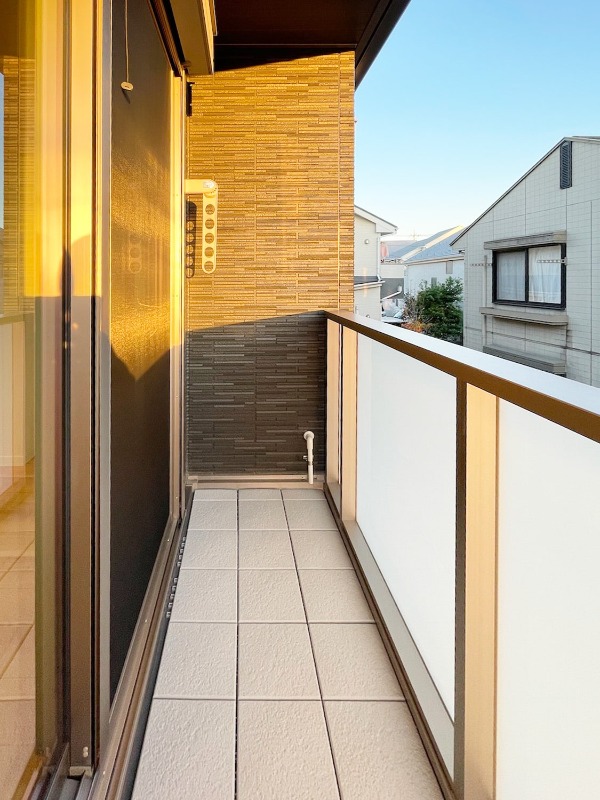 バルコニー　洗濯物も十分に干せそうですね