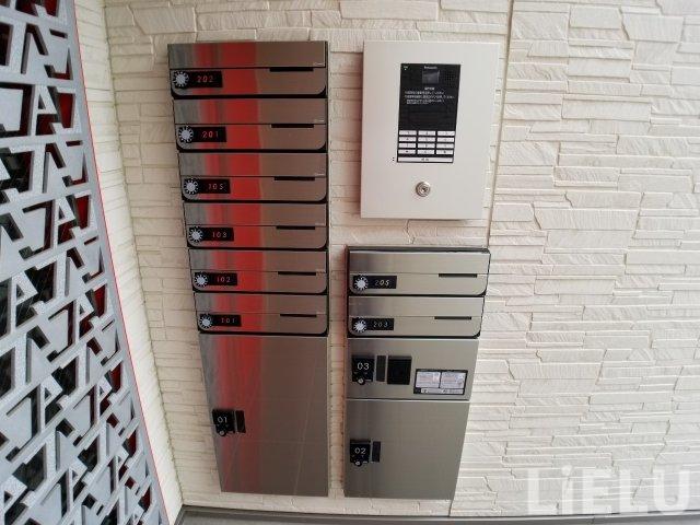 エントランス　同シリーズ物件のモデルルームになります※現況優先