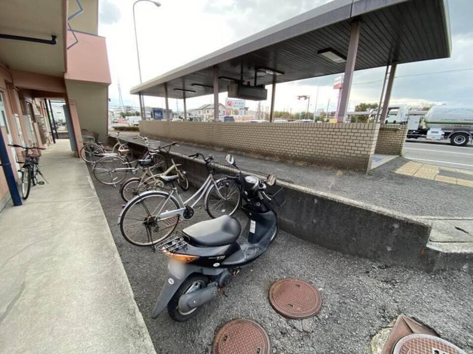 駐車場　駐輪場