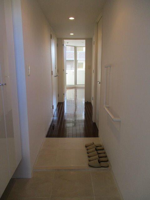 玄関　※同タイプ別部屋