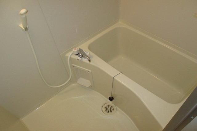バス・シャワールーム　ゆったりバスタイム。