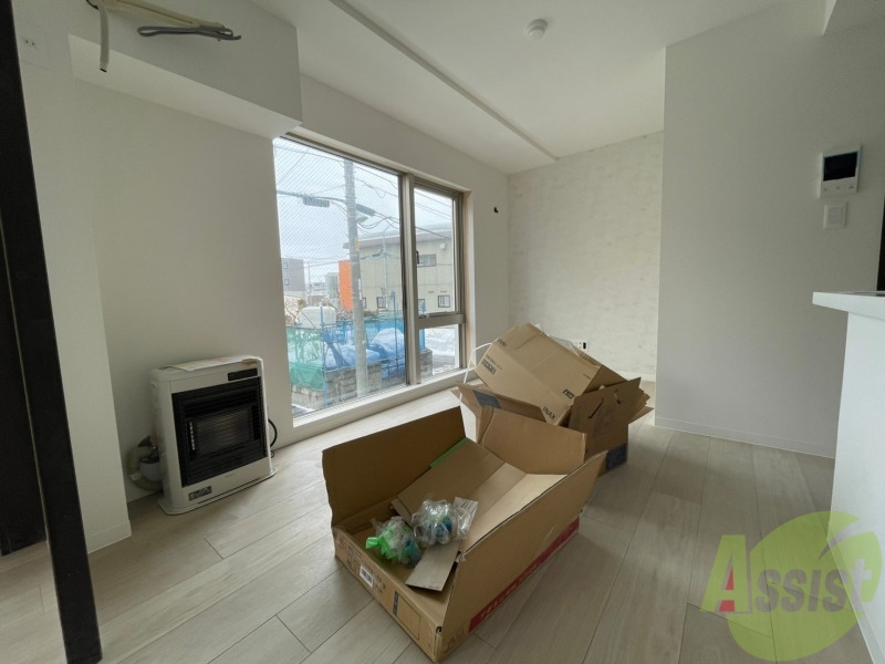 居室・リビング　広くてキレイなお部屋が広がっていて、充実した生活が送れそう。