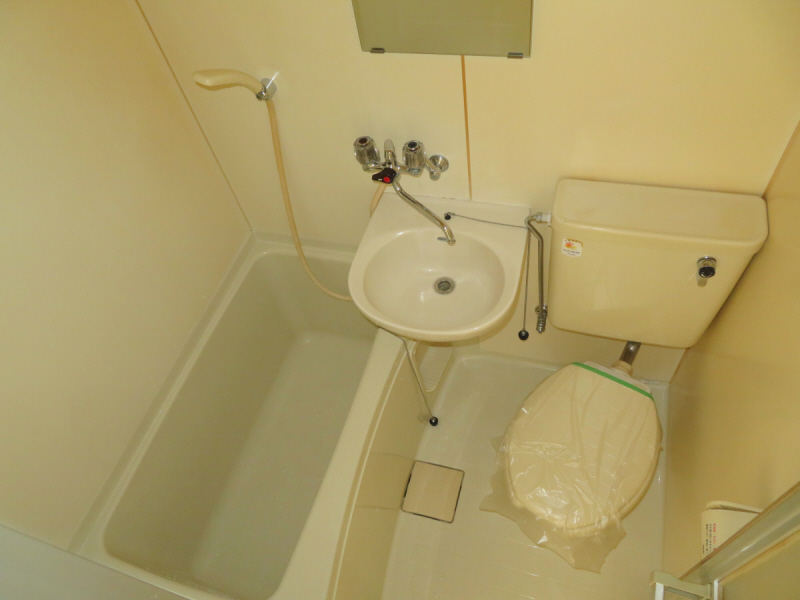 バス・シャワールーム　ユニットバスとトイレ同じです