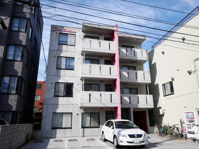 建物外観　☆コンクリート打ちっぱなしのお洒落な外観☆