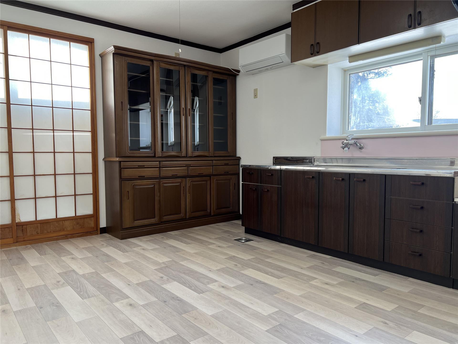 キッチン　キッチンに食器棚