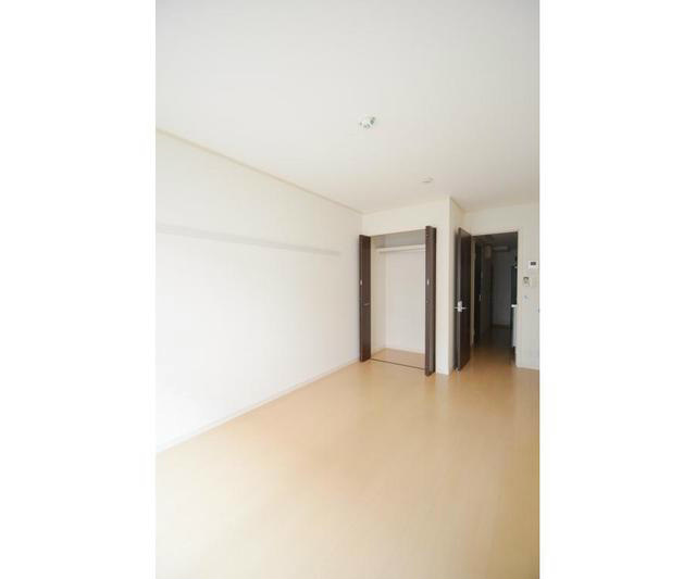 その他部屋・スペース　日当り良好の明るいお部屋です。（同建物の別部屋の写真です。）