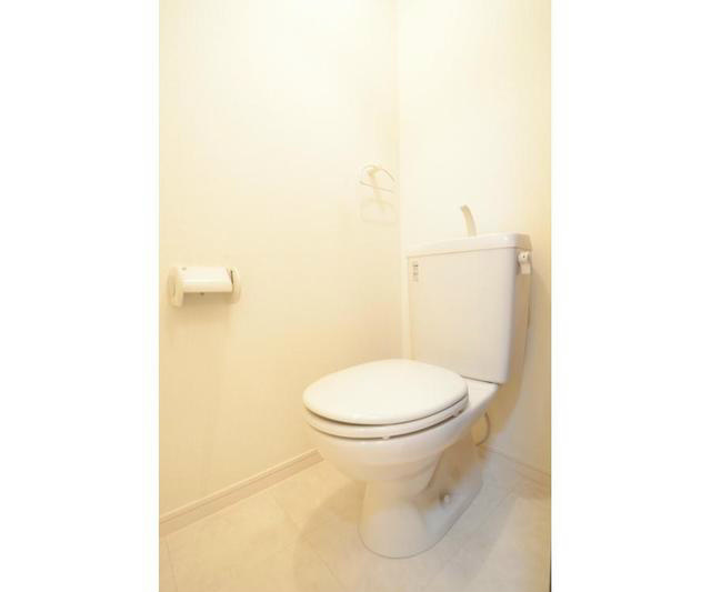 トイレ　清潔に保たれたトイレです。（同建物の別部屋の写真です。）