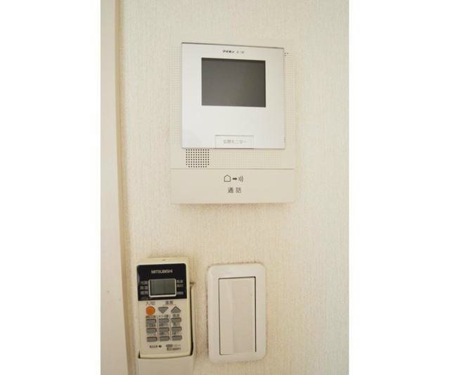セキュリティ　TVモニターホンで来訪者の姿を確認できます。（同建物の別部屋
