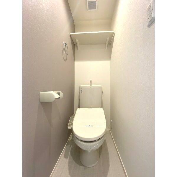 トイレ　同シリーズの写真です。