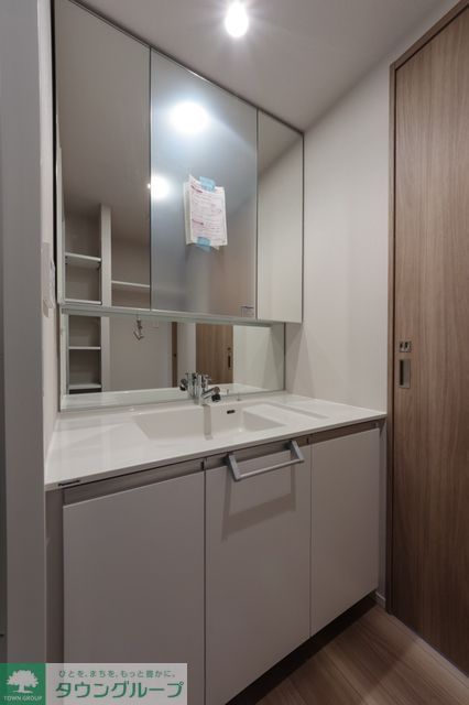 洗面設備　※写真は同タイプ住戸です。