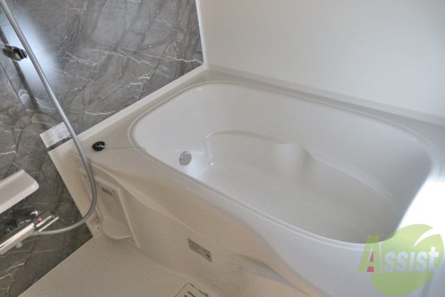 バス・シャワールーム　バスルームはこちらです。一日の疲れをここで癒して下さい。